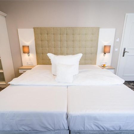 באד נוישטאדט אן דר סאאלה Schlosshotel Bad Neustadt מראה חיצוני תמונה
