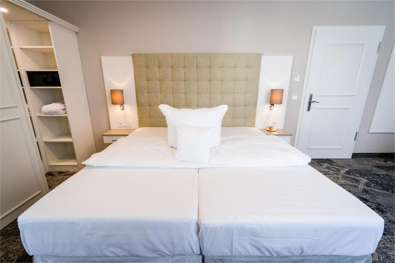 באד נוישטאדט אן דר סאאלה Schlosshotel Bad Neustadt מראה חיצוני תמונה