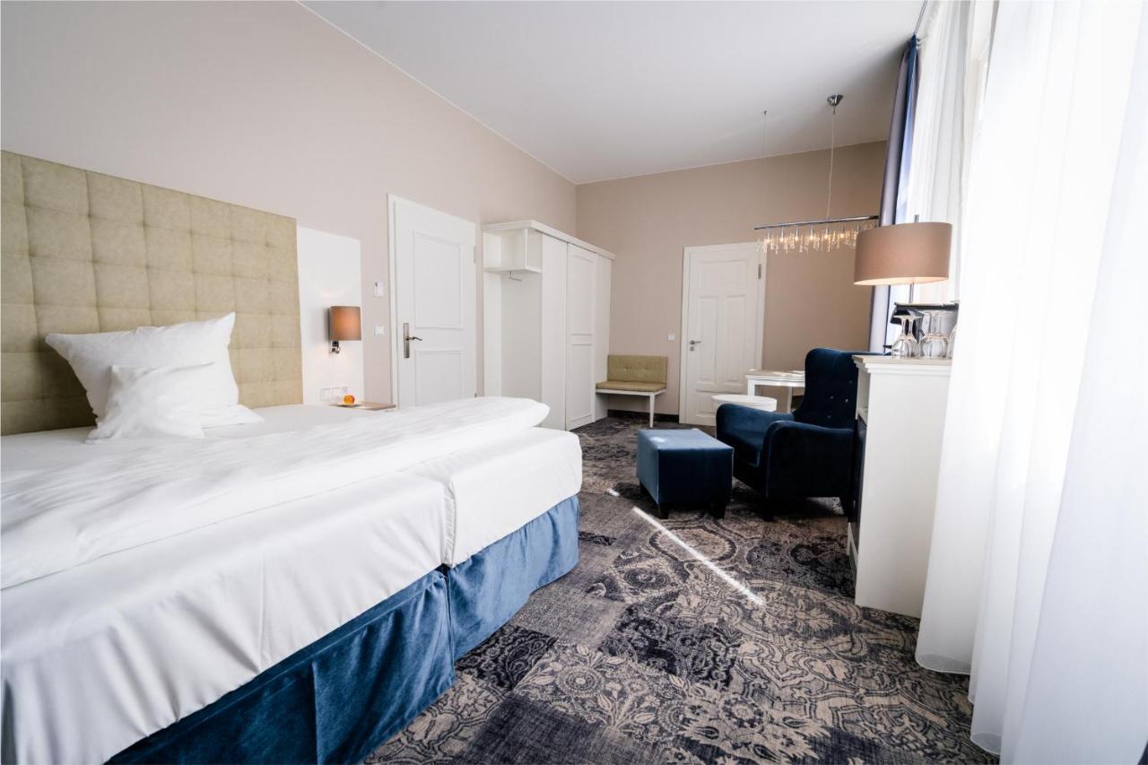 באד נוישטאדט אן דר סאאלה Schlosshotel Bad Neustadt מראה חיצוני תמונה