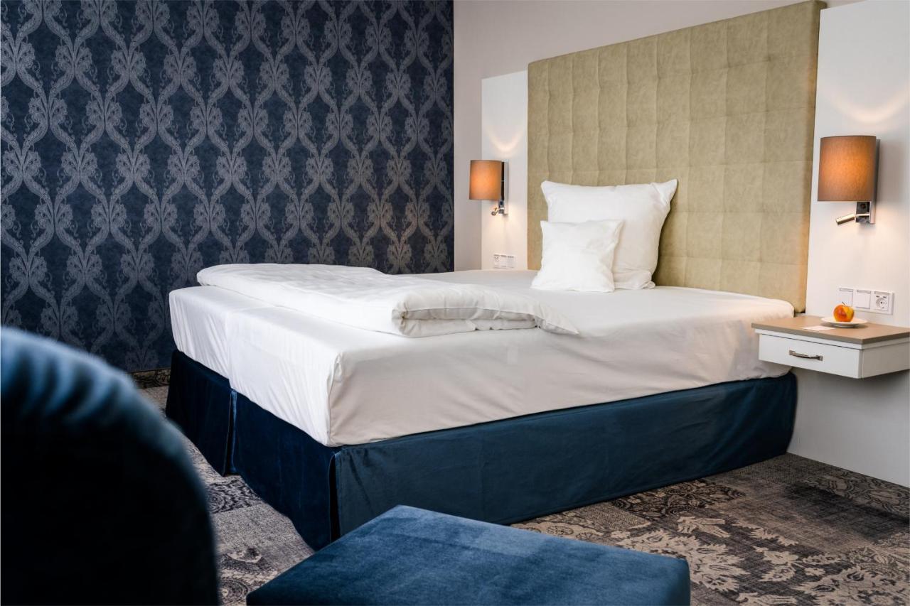 באד נוישטאדט אן דר סאאלה Schlosshotel Bad Neustadt מראה חיצוני תמונה