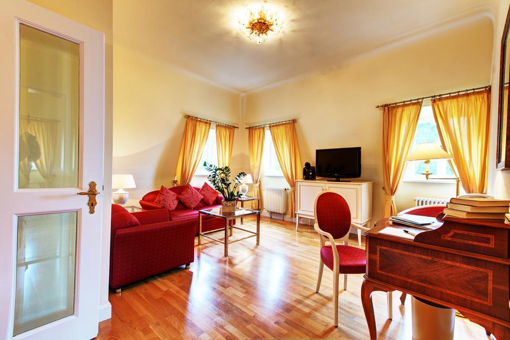 באד נוישטאדט אן דר סאאלה Schlosshotel Bad Neustadt מראה חיצוני תמונה