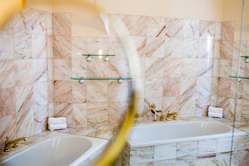 באד נוישטאדט אן דר סאאלה Schlosshotel Bad Neustadt מראה חיצוני תמונה