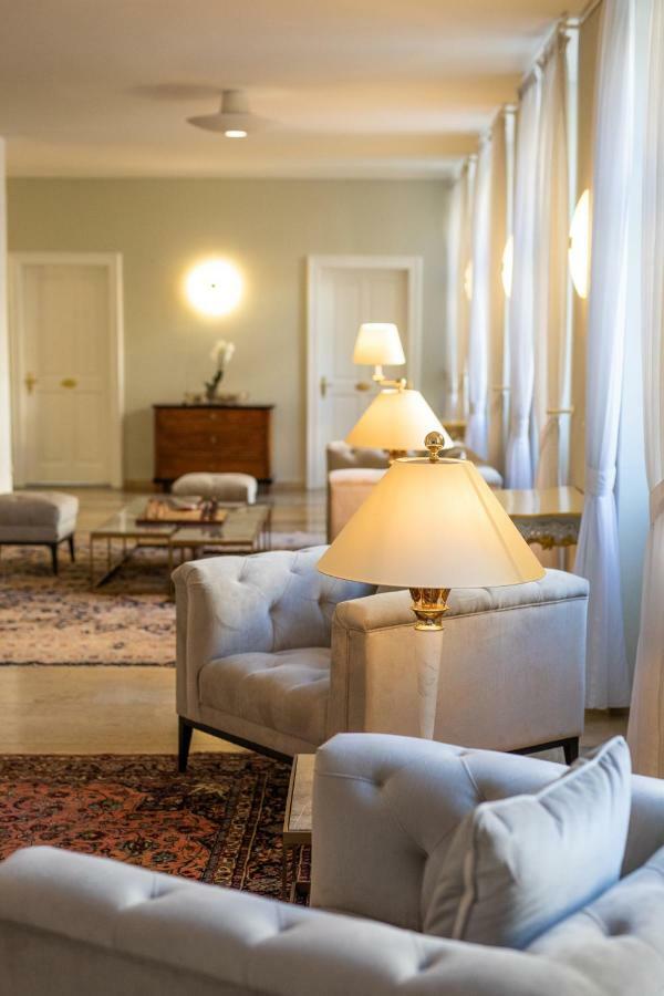 באד נוישטאדט אן דר סאאלה Schlosshotel Bad Neustadt מראה חיצוני תמונה